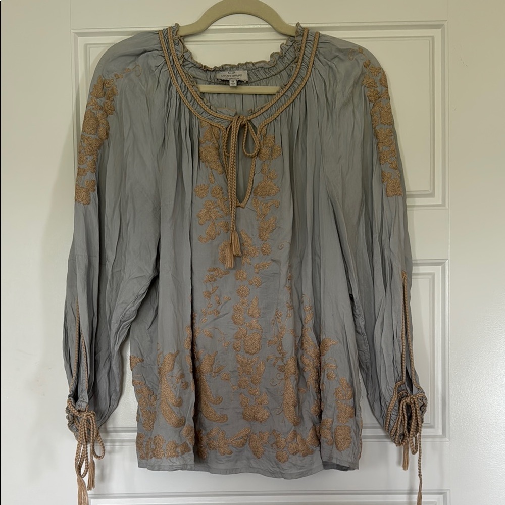 Gorgeous Lucky Brand Blue Embroidered Top